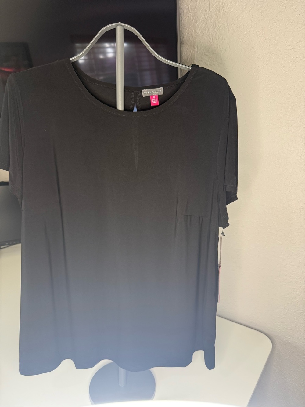 NWT Vince Camuto Plus Size 2X Blouse Rich Black Keyhole Back Split Hem Top New